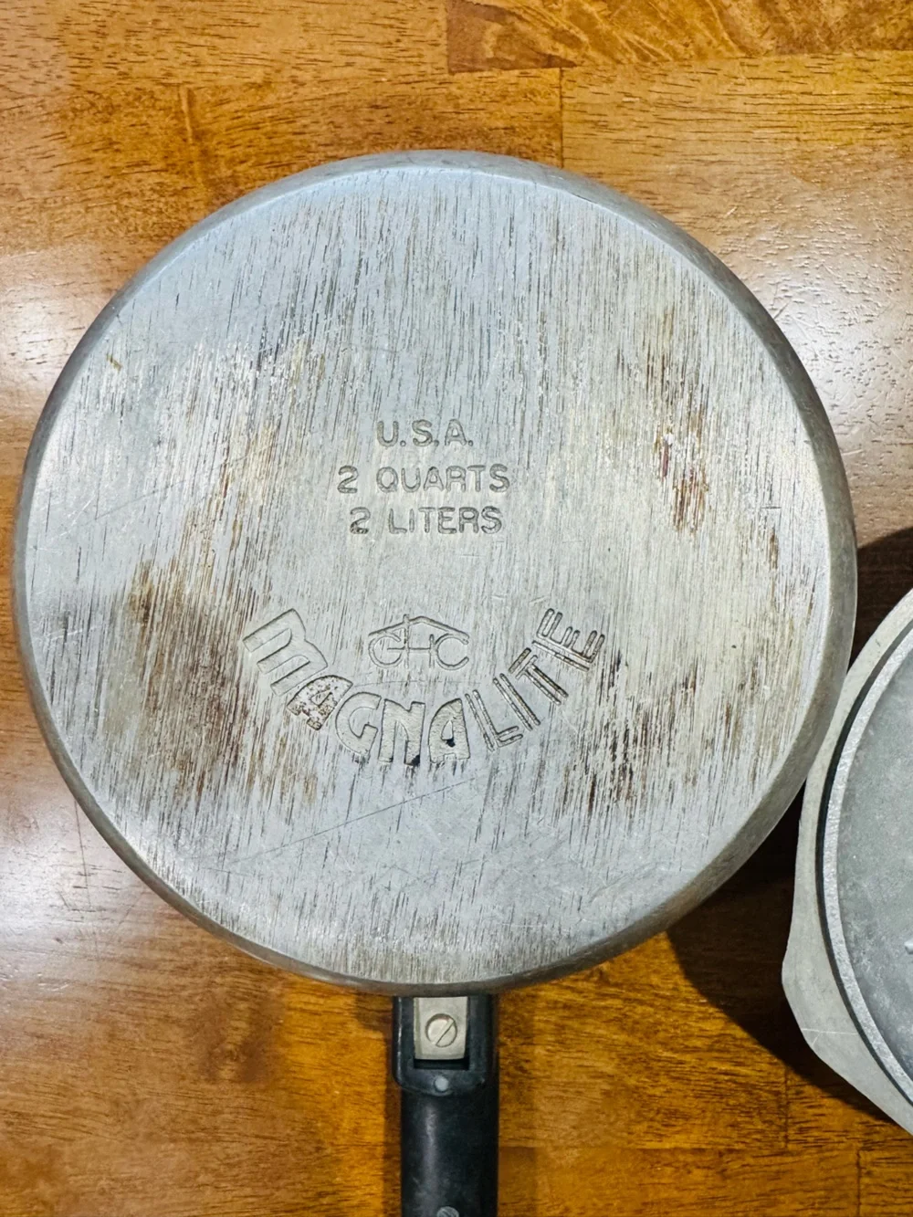 Vintage Magnalite GHC 2 Quarts (2 Liters) Dual Spout Cast Aluminum Pot with Lid.
